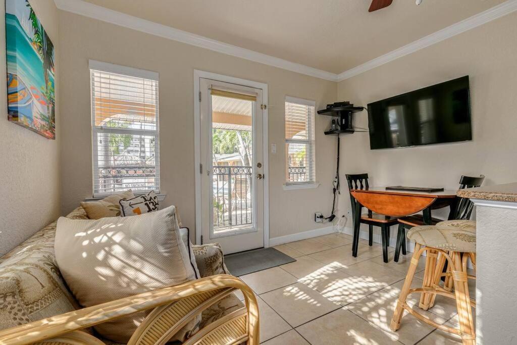 Steps To The Beach And Restaurants! - Coconut Villa'S Suite 1 St. Pete Beach Luaran gambar